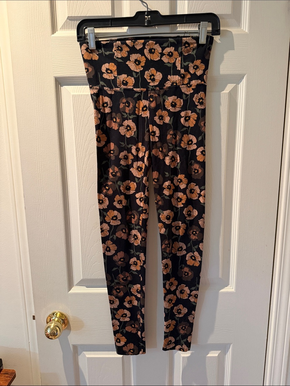 98 - Sunday Best Black Leggings with Tan Floral Print
